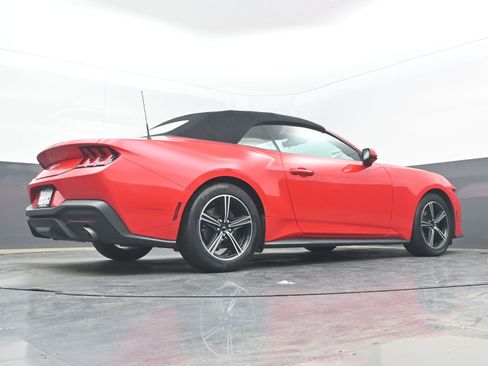 Used 2024 Ford Mustang Convertible RWD image 24