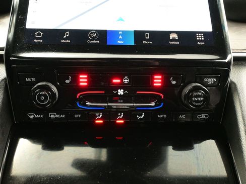 Used 2023 Jeep Grand Cherokee Limited w/ MOPAR Finishing Package image 21