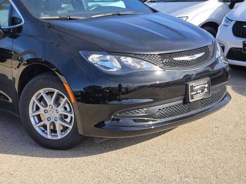 New 2026 Chrysler Voyager LX image 2