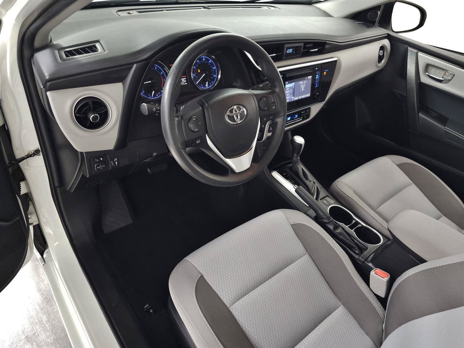 Used 2018 Toyota Corolla LE FWD image 13