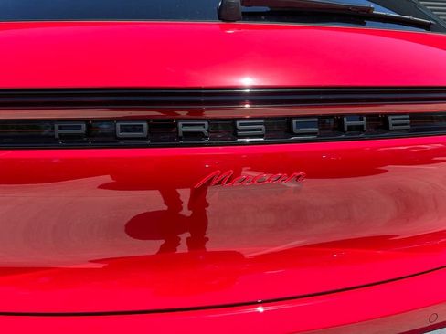 Used 2026 Porsche Macan AWD/4WD image 13