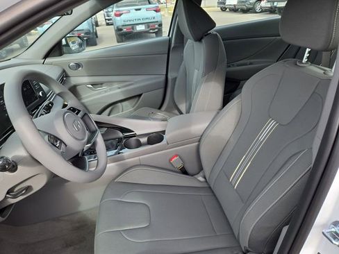 New 2026 Hyundai Elantra Hybrid FWD image 24