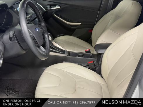 Used 2018 Ford Focus Titanium FWD image 17