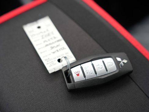 Used 2024 Mitsubishi Outlander SEL FWD image 32
