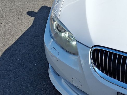 Used 2011 BMW 335i Convertible RWD image 10