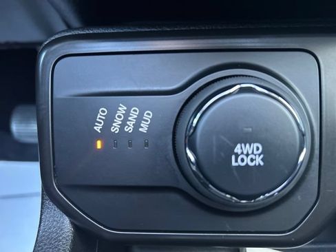 Used 2020 Jeep Renegade Limited w/ Safety and Security Group AWD/4WD image 38