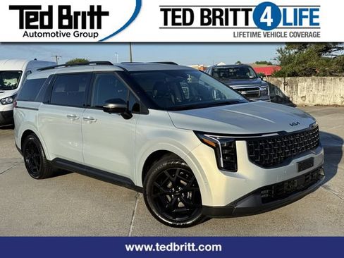 Used 2025 Kia Carnival SX w/ SX Dark Edition Package FWD image 1