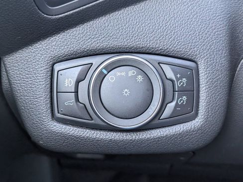 Used 2019 Ford Escape SE image 6