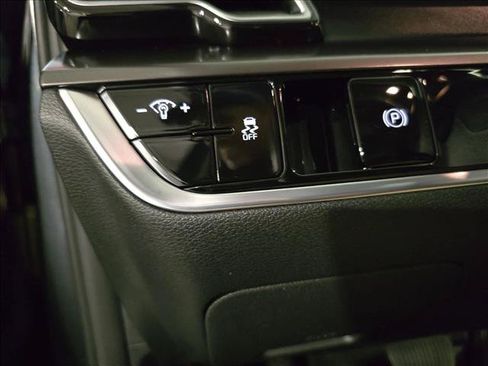 Used 2024 Kia Sportage EX FWD image 25