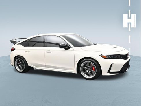 Used 2025 Honda Civic Type R image 1