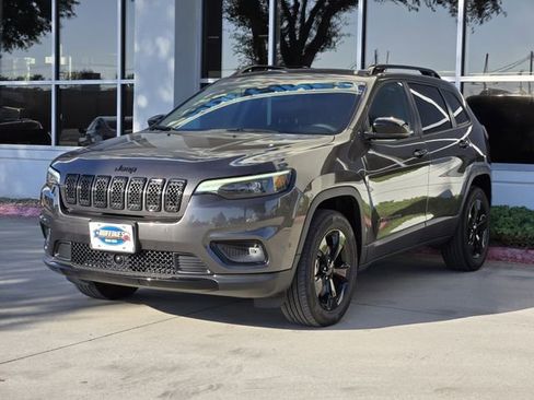 Certified 2023 Jeep Cherokee Altitude Lux image 3