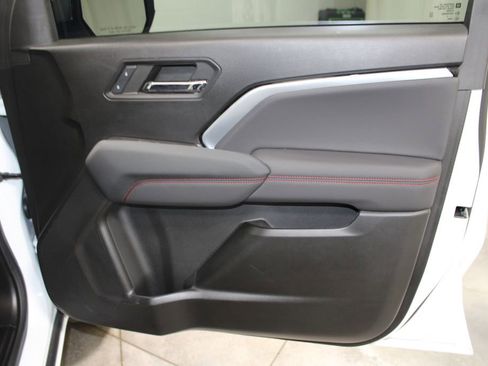 Used 2024 Chevrolet Colorado Z71 w/ Z71 Convenience Package 2 image 28