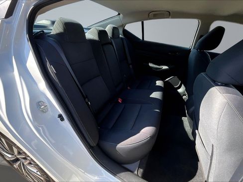 Used 2025 Nissan Altima 2.5 SV FWD image 26