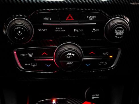 Used 2019 Dodge Charger SXT w/ Plus Group image 20