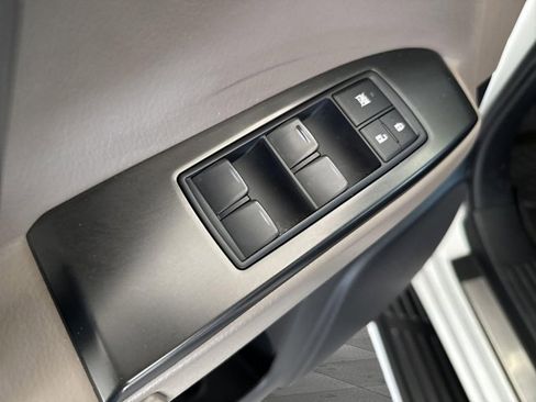 Certified 2022 Lexus GX 460 Luxury w/ Sport Design Package AWD/4WD image 9