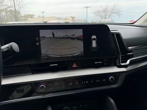 Used 2023 Kia Sportage EX image 20