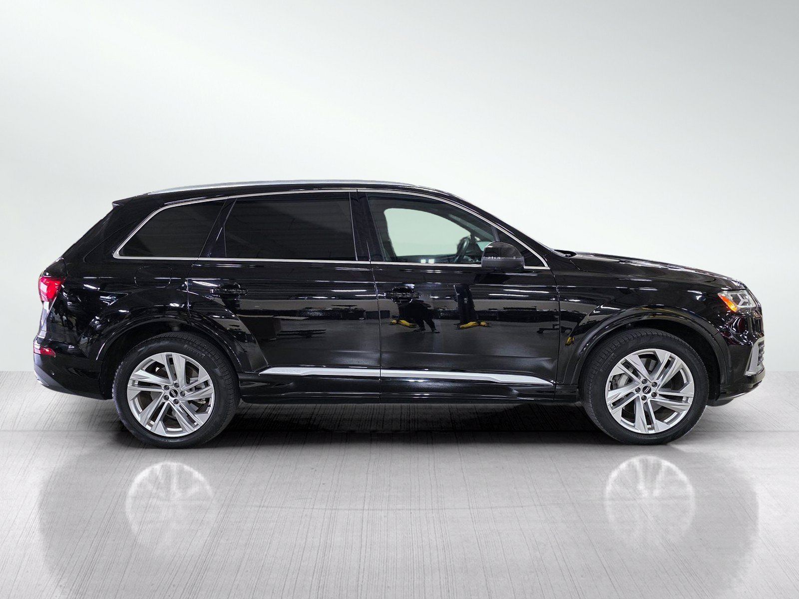Used 2021 Audi Q7 2.0T Premium Plus w/ Premium Plus Package AWD/4WD image 4