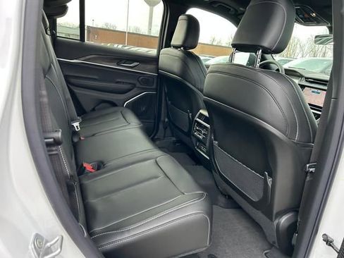 New 2026 Jeep Grand Cherokee Limited w/ Limited Altitude Package AWD/4WD image 28