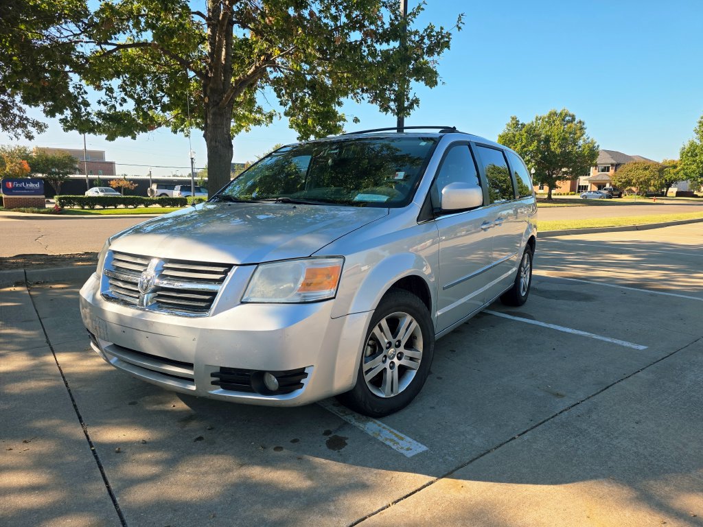Used 2010 Dodge Grand Caravan SXT FWD image 5