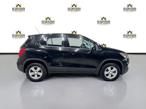 Used 2019 Chevrolet Trax LS AWD/4WD image 4