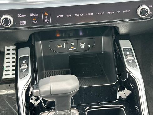 New 2025 Kia Sorento SX Prestige image 27