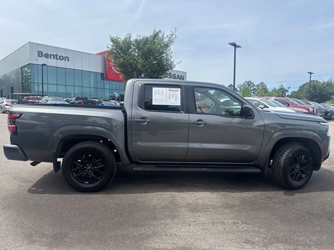 Used 2023 Nissan Frontier SV w/ Midnight Edition Package RWD image 4