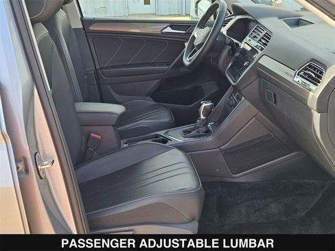 Used 2022 Volkswagen Tiguan SE image 29