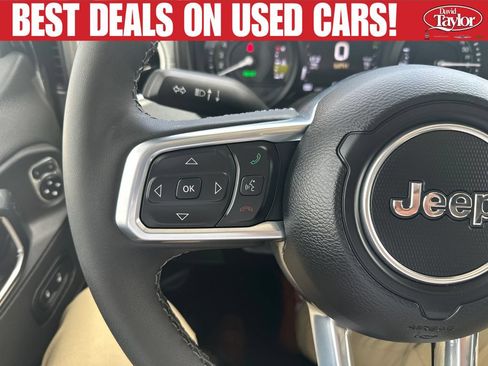 Used 2025 Jeep Wrangler Unlimited Sahara AWD/4WD image 15