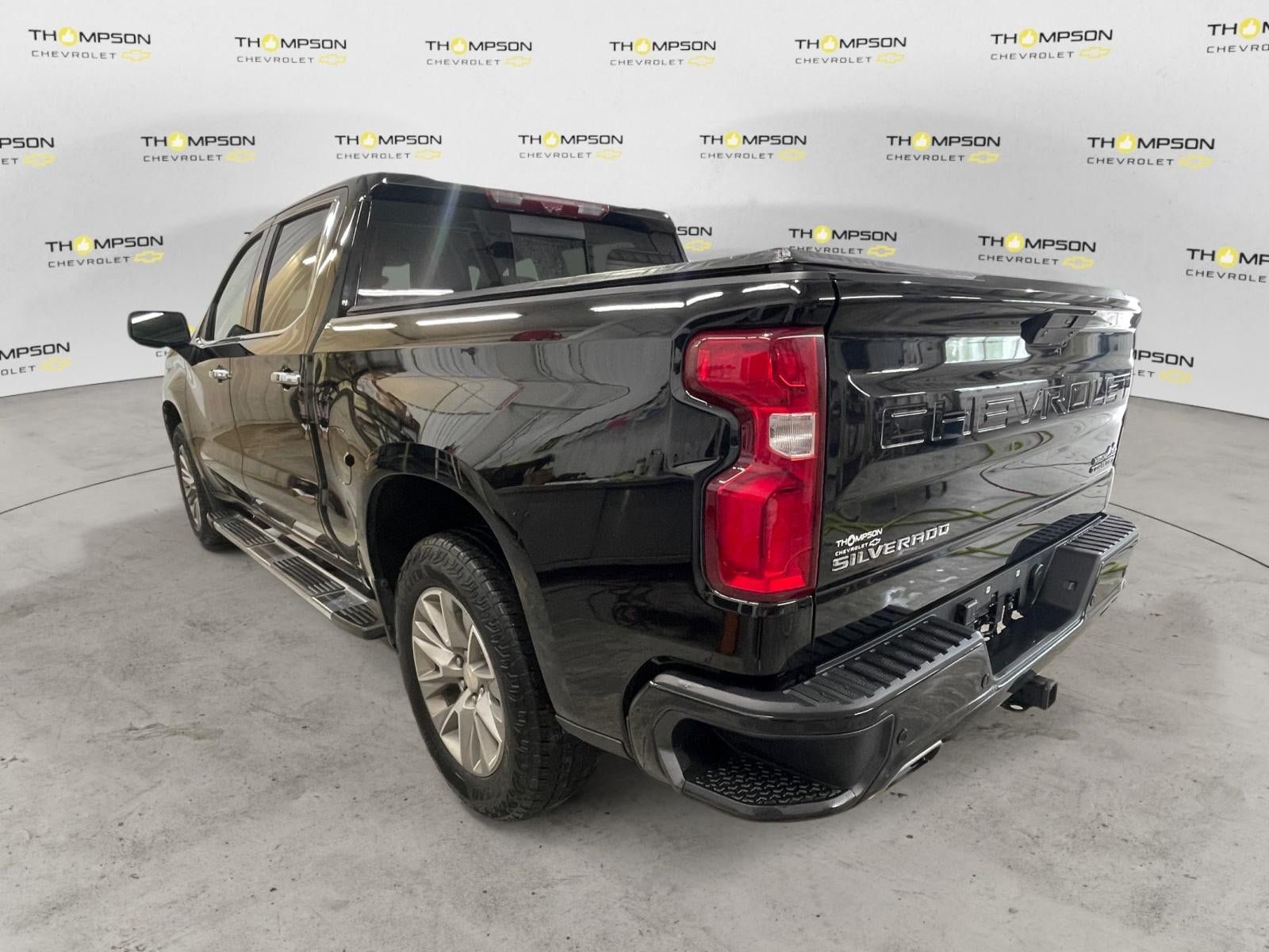 Certified 2021 Chevrolet Silverado 1500 High Country w/ Technology Package AWD/4WD image 3