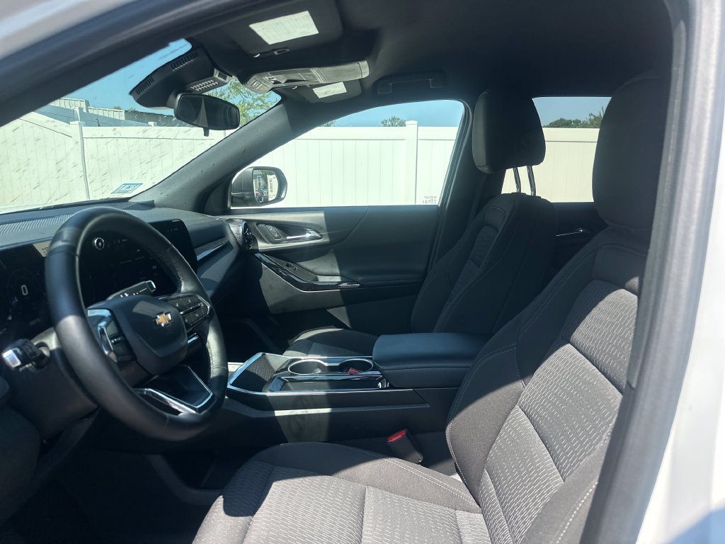 Used 2025 Chevrolet Equinox LT AWD/4WD image 40
