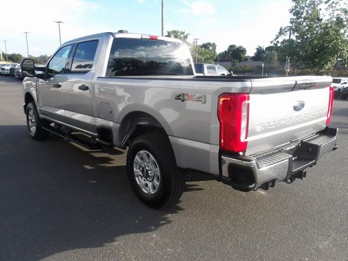 Used 2024 Ford F250 XLT image 6