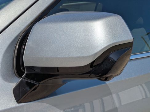 Used 2025 Chevrolet Suburban LS image 31