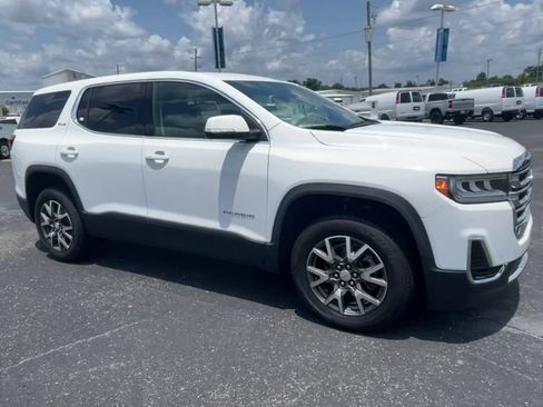 Used 2023 GMC Acadia SLE FWD image 2