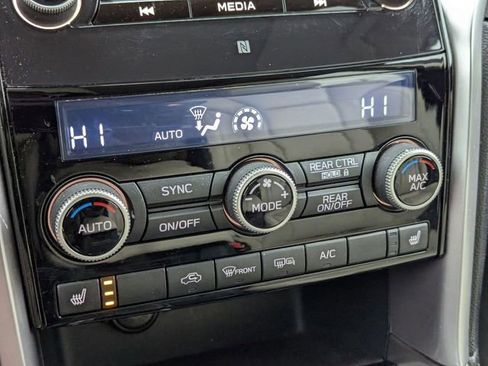 Used 2022 Subaru Ascent Limited w/ Technology Package image 18