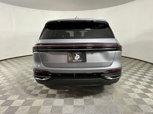 Used 2025 Lincoln Nautilus Premier AWD/4WD image 7
