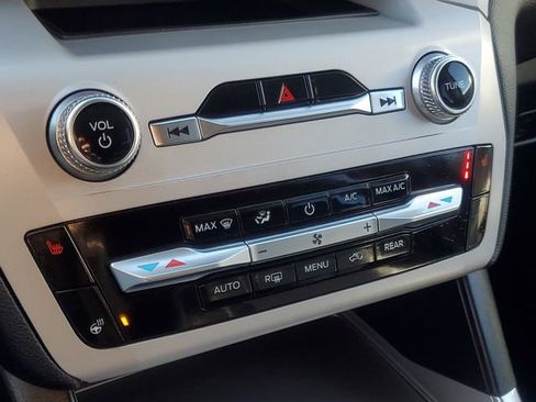 Used 2024 Ford Explorer XLT w/ Equipment Group 202A image 23