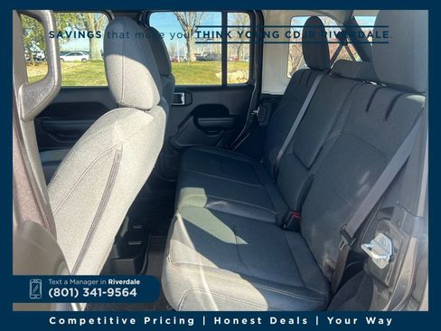 Used 2024 Jeep Wrangler Unlimited image 23
