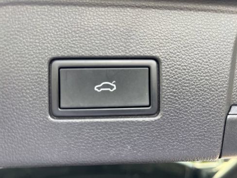 Used 2024 Volkswagen Atlas SEL AWD/4WD image 22