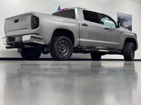 Used 2016 Toyota Tundra SR5 w/ SR5 Upgrade Package AWD/4WD image 4