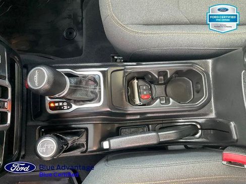 Used 2025 Jeep Gladiator Sport AWD/4WD image 13