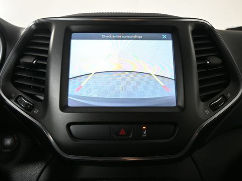 Used 2022 Jeep Cherokee Trailhawk w/ Comfort/Convenience Group AWD/4WD image 29