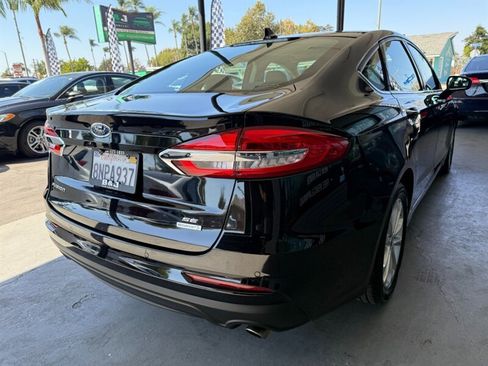 Used 2020 Ford Fusion SE image 11