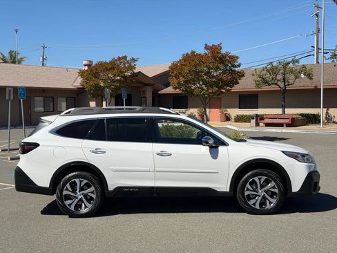 Used 2022 Subaru Outback Touring XT AWD/4WD image 5