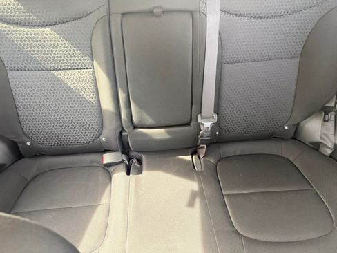 Used 2016 Kia Soul + FWD image 18