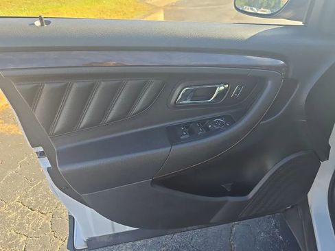 Used 2014 Ford Taurus Limited image 9