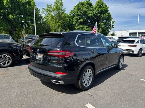 Used 2022 BMW X5 xDrive40i w/ Parking Assistance Package AWD/4WD image 4