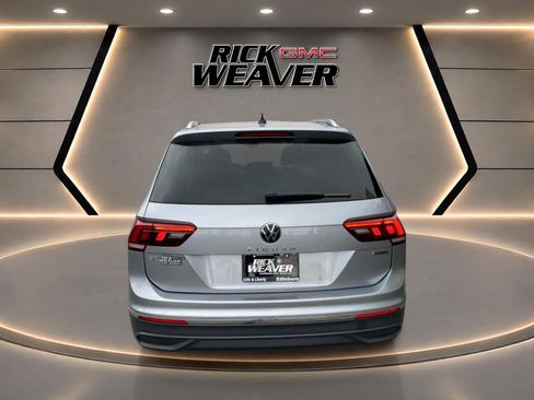 Used 2024 Volkswagen Tiguan SE AWD/4WD image 5
