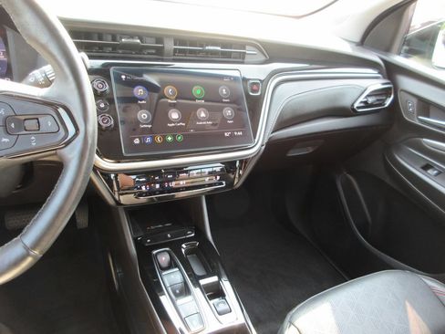 Certified 2023 Chevrolet Bolt EUV LT w/ Convenience Package FWD image 26