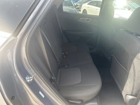 Used 2025 Kia Sportage LX FWD image 31