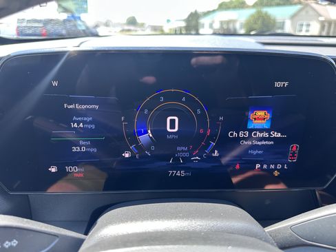 Used 2025 Chevrolet Traverse LT image 15